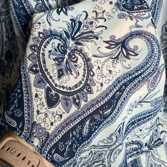 JOIE navy blue & white paisley silk semi sheer flowy blouse size small - Picture 4 of 6